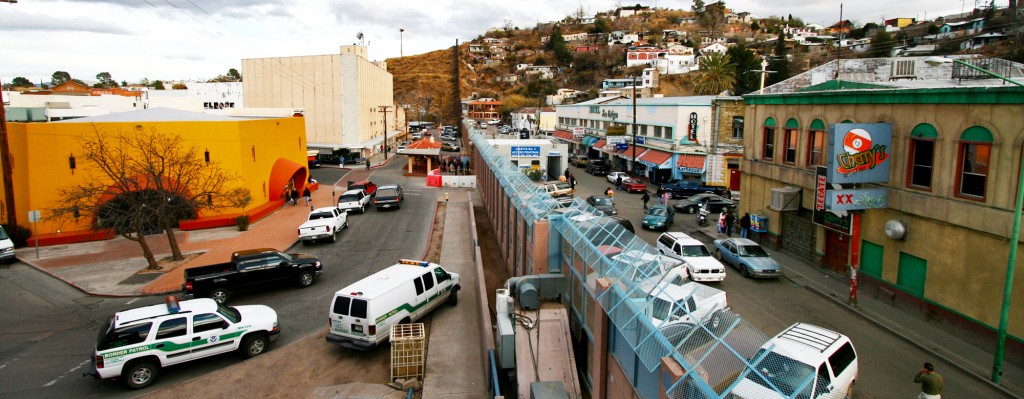 Mexican-American_border_at_Nogales
