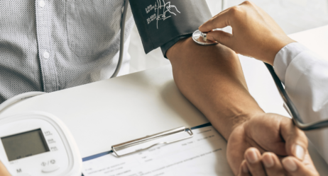 Socioeconomic status may determine how alcohol affects heart health